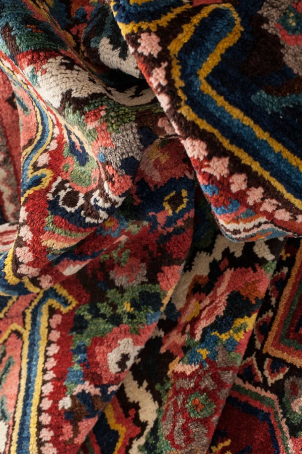 Bakhtiari Gol Farangi Rug at Essie Carpets, Mayfair London