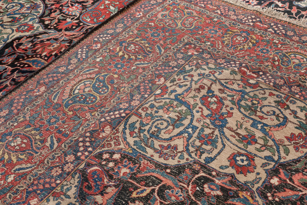 Fine Persian Bakhtiari Carpet - Oversize