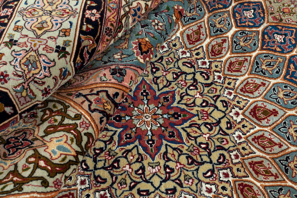 Persian Tabriz Square Carpet - Fine Silk and Wool - Dome (Gonbad) Design