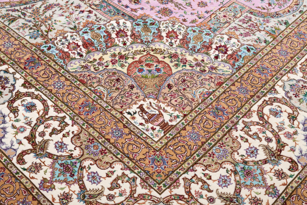 Signed Persian Tabriz Carpet - Handmade - Silk and Wool - Central Medallion