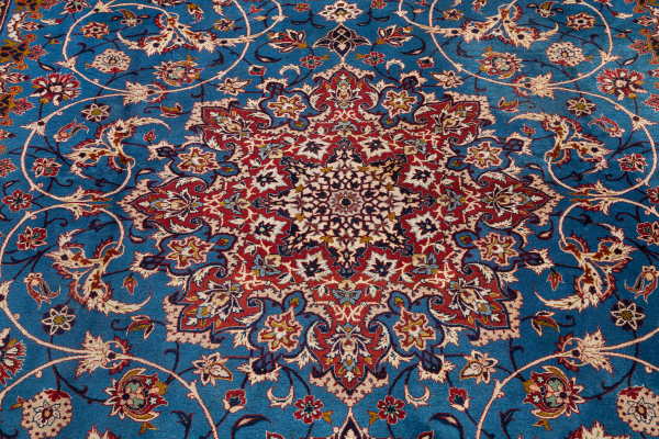 Signed Persian Esfahan Rug - Silk and Wool - Central Medallion