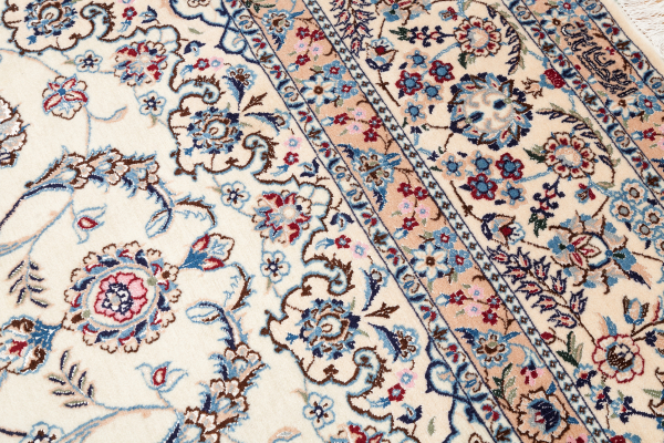 Persian Nain Carpet - Silk and Wool - Central Medallion