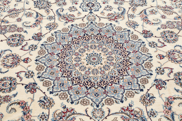 Persian Nain Carpet - Silk and Wool - Central Medallion