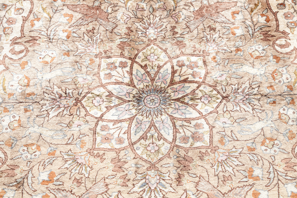 Pure Silk Fine Hereke Carpet Handwoven in Turkey - Oversized Central Medallion - Approx 3.5x2.5m (12x8ft) - Light complexion