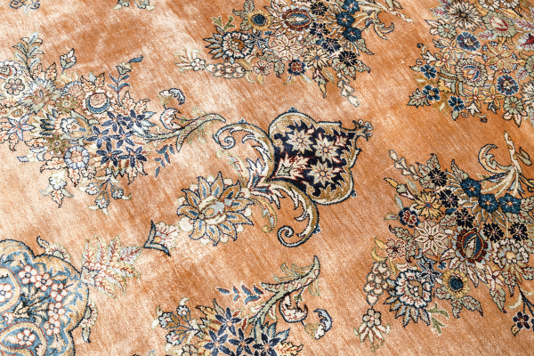 Fine Pure Silk Hereke Signed Carpet Handwoven in Turkey - Central Medallion - Approx 3.5x3m (11x9ft) Light complexion