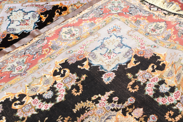 Persian Tabriz Fine Carpet - Silk and Wool - Elaborate Central Medallion - Approx 3x2m (11x7ft) Neutral complexion on black base