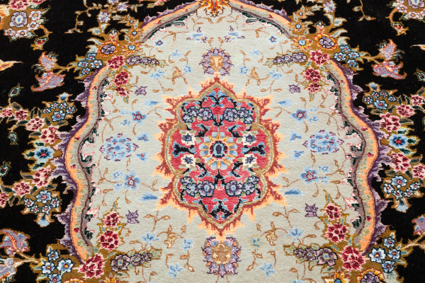 Persian Tabriz Fine Carpet - Silk and Wool - Elaborate Central Medallion - Approx 3x2m (11x7ft) Neutral complexion on black base
