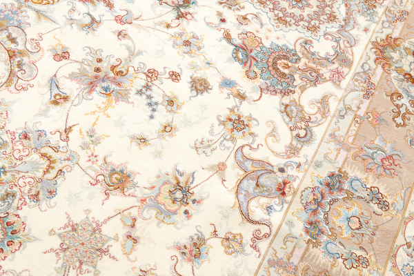 Persian Tabriz Signed Carpet - Fine Silk and Wool - Central Medallion - Approx 3x2m (10x7ft) Light complexion on ivory base with pink and orange accents
