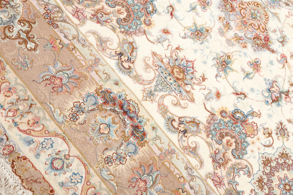 Persian Tabriz Signed Carpet - Fine Silk and Wool - Central Medallion - Approx 3x2m (10x7ft) Light complexion on ivory base with pink and orange accents
