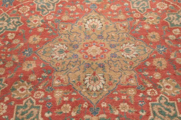 Ushak Extra-Large Gallery Carpet - Oversize - Very Fine Wool - Diamond Garden Design - Approx 6.5x3m (21x10ft) - Neutral complexion on red base