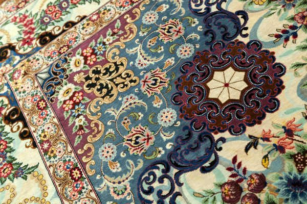 Fine Persian Qum Pure Silk Rug Approx 2x1.5m (7x4ft)