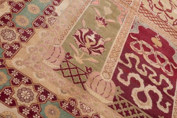 Fine Agra Carpet