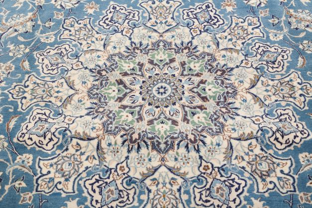 Charming Very Fine Nain Carpet - Signed - Essie Carpets