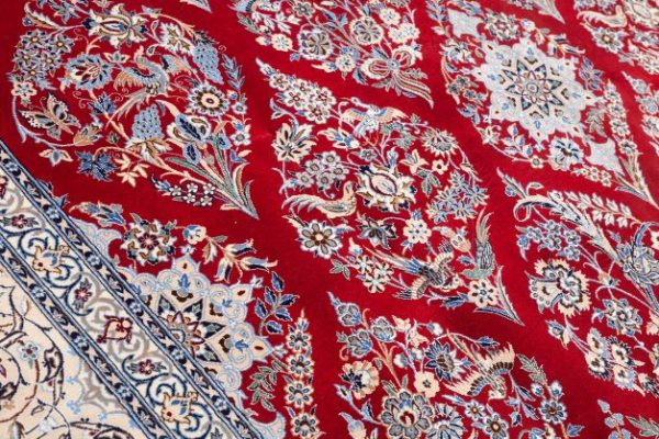 Fine Elegant Persian Nain carpet